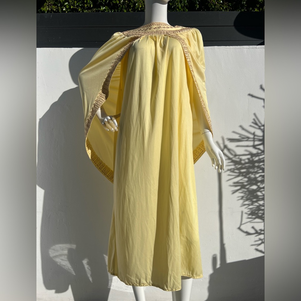 VTG Cocoon Cape Canary Yellow Gown - Picture 8 of 14
